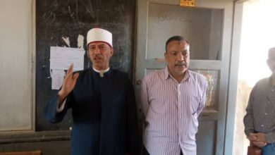 مدير إدارة طهطا الأزهرية يتفقد امتحانات معهد الشيخ محمود عنبر