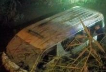 مصرع 6 أشخاص بينهم رضيع وسيدتان في سقوط ميكروباص داخل ترعة بقنا